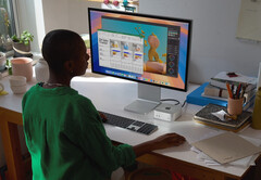 全新 Mac mini 的尺寸仅为 127 x 127 x 50 毫米。(图片来源:Apple)