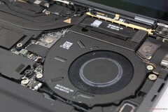 与新款 Framework 相比,Core Ultra X7 在戴尔设备上的运行速度明显更快。