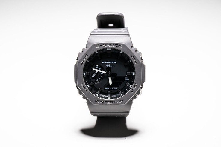 卡西欧 G-Shock x Ron Herman GA-2100 手表。(图片来源：Ron Herman）