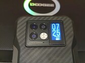 Doogee V20坚固耐用Android 手机，骑士黑版本上手评测（来源：自己）。