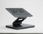 联想的 Smart Motion 概念是一款可根据用户动作自动调节的笔记本电脑支架。(图片来源：联想）
