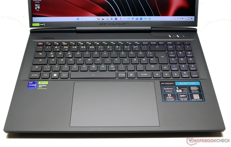 Medion Erazer Beast X40：键盘和触摸板