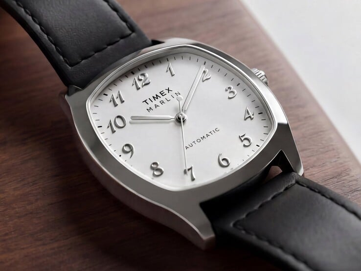 Timex Marlin Chatham 自动腕表,配备银色枕形表壳、白色表盘、银色阿拉伯数字时标和黑色皮革表带