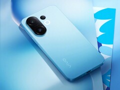 vivo S30 Pro Mini 机身相对小巧，配备 6.3 英寸显示屏。(图片来源：vivo）