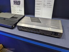 Minisforum R3GAF 外置 GPU 基于 RX 7600M XT，可为迷你 PC 和手持设备提供强劲的性能提升。(来源：TechPowerUp）