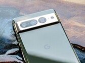 谷歌 Pixel 7 Pro 现在总共获得了五个主要的Android 更新，而不仅仅是三个。(图片来源：Triyansh Gill）