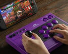 8BitDo 街机手柄兼容任天堂 Switch 和 Switch 2。