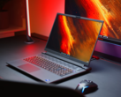 配备 RX 7900M GPU 的 Alienware m18 R1 是少数配备 AMD 显卡的游戏笔记本电脑之一。(图片来源：YouTube 上的 NotebookcheckReviews）