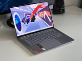 联想 Yoga Slim 7 14 G8 AMD 评测--定制 Zen4 CPU 与出色的 2.9K OLED 相得益彰