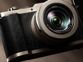 图中的松下 Lumix L10 很快就会面临来自佳能的竞争。