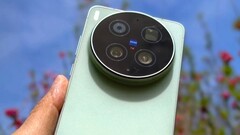 vivo X300 Ultra 不仅在奥地利的官方欧元价格已经公布，中国的首批进口价格也已提前公布。