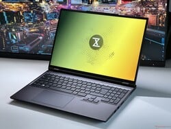 Tuxedo Stellaris 16 Gen 7 的工程样品