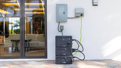 得益于 Bluetti 的清洁能源激励计划，Bluetti AC300 电站现在的售价为 1,499 美元（图片来源：Bluetti）