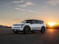 2026 年起亚 EV9 夜幕版将于未来几个月在美国上市。(图片来源：起亚）