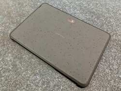 在审查中。三星Galaxy Tab Active4 Pro。样品设备由: