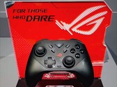 Gamescom 上展示的 ROG Raikiri II Xbox 无线控制器。(图片来源：华硕 ROG）