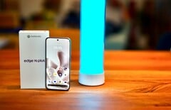 摩托罗拉 Edge 70 Plus 有很多值得称道之处，但也受到一些批评。