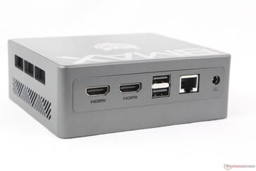 后部：2x HDMI 2.1、2x USB-A 2.0、RJ-45、交流适配器