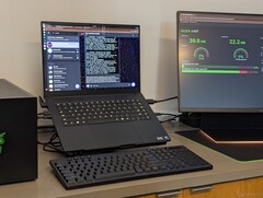 刀锋 16 在保持机身设计不变的情况下进行了一些内部升级