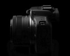 佳能EOS R100的目标是超预算无反光镜相机市场，其功能有限，硬件陈旧。(图片来源：佳能)