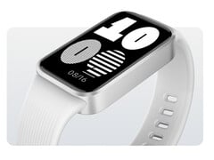 Redmi Band 4 售价约为 25 美元。图为:经过编辑的宣传图,展示了白色款。