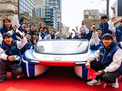 VTC Sophie 8X 太阳能电动车在 2025 年横跨澳大利亚的普利司通世界太阳能竞赛中赢得巡洋舰组冠军。(图片来源：普利司通）