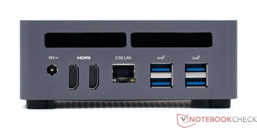 背面DC 19V、2x HDMI 2.1、RJ45 2.5G、4x USB3.2 Gen2 Type-A