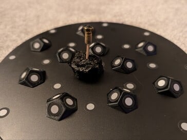 带标记的转台上的破损喷嘴