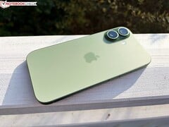 在DxOMark的相机评测中,苹果iPhone 17的表现优于之前的旗舰机型。
