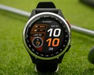 Garmin Approach S44（如图）和 Approach S50 智能手表已获得新的稳定更新。(图片来源：Garmin）