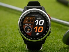 Garmin Approach S44（如图）和 Approach S50 智能手表已获得新的稳定更新。(图片来源：Garmin）