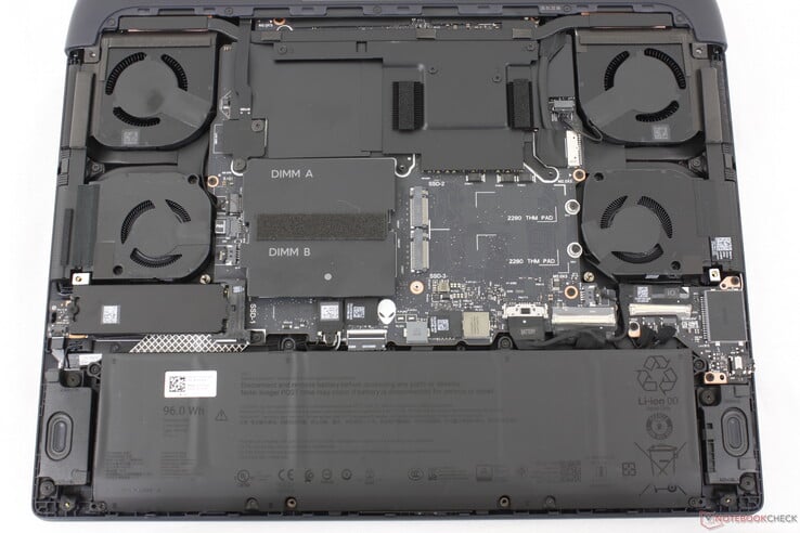 戴尔 Alienware 16 Area-51 内部结构