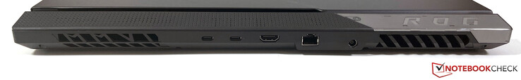 背面。USB-C 4.0与Thunderbolt 4（40 Gbit/s，DisplayPort ALT模式），USB-C 3.2 Gen.2（10 Gbit/s，DisplayPort ALT模式，Power Delivery），HDMI 2.1，2.5 Gbit/s以太网，电源