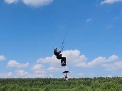 HoverAir Aqua 专为水上运动设计