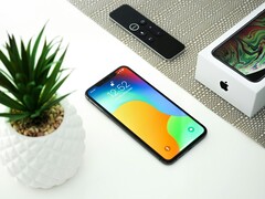 京东方是 iPhone 显示屏的主要供应商之一。(图片来源：Unsplash，已编辑）