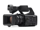 索尼 PWX-Z300 为新闻报道和纪录片摄制者提供了一款功能丰富的 4K 摄像机，具有 17 倍变焦。(图片来源：索尼）