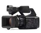 索尼 PWX-Z300 为新闻报道和纪录片摄制者提供了一款功能丰富的 4K 摄像机，具有 17 倍变焦。(图片来源：索尼）