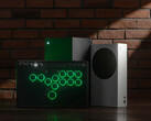 Xbox 版 8BitDo Arcade Controller 已获得 Xbox 官方授权。(图片来源：8BitDo）