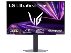LG UltraGear 27GX704A（如图）配备了亮面 OLED 面板。(图片来源：LG 日本）