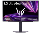 LG UltraGear 27GX704A（如图）配备了亮面 OLED 面板。(图片来源：LG 日本）