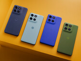 摩托罗拉将 Moto G56 的发布色描述为 Black Oyster、Grey Mist、Dazzling Blue 和 Dill，均带有 Pantone 品牌标识。(图片来源：摩托罗拉）