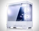Nextgear 的最新机箱只需轻轻一按就会变得透明。(图片来源：Nextgear / 鼠标电脑）