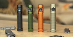 Olight Baton 系列包括 1,600 流明的 Baton 4 Pro 和 1,800 流明的 Baton Ultra（最右边）手电筒。
