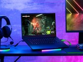 刀片15（2023）上市时有两种配置。(图片来源：Razer)