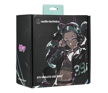 铁三角初音未来 ATH-M50xSTS-USB MIKU 耳机采用限量版插图盒包装。(图片来源：铁三角）