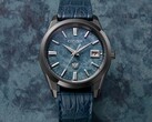 西铁城 30 周年 Eco-Drive 表款（如图）的蓝色和纸表盘上有云朵状图案。(图片来源：西铁城）