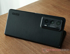 在Android 13 上,Magic V2 依然落后于所有同类产品。(图片来源:Notebookcheck)