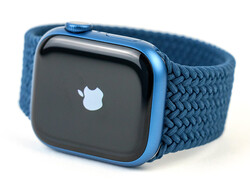 测试Apple Watch Series 7（铝制，41毫米）。