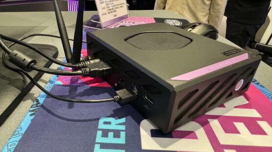 Cooler Master Mini-X 配备了多种端口，但缺少 OCuLink 接口。(来源：VideoCardz via Cowcotland）
