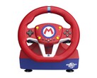 任天堂 Switch 2 的 Hori Mario Kart Racing Wheel Pro Mini 以马里奥为主题色。